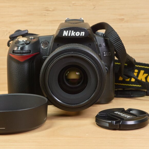Nikon D90 DSLR 12.3MP with AF‑S DX Nikkor 35mm f/1.8G Lens – Tested - Picture 4 of 13